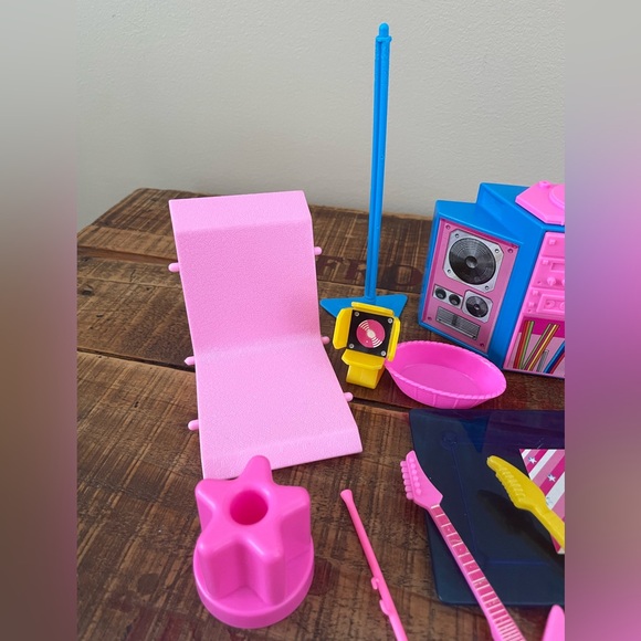 Vintage 1986 Barbie & the Rockers Rockin’ House Party Accessories🎸❤️🎶 - Picture 6 of 7